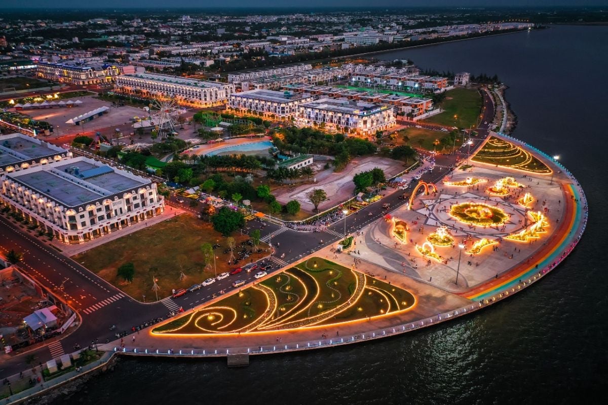 Rach Gia City combines delta charm with seaside living, offering scenic sunsets and easy access to offshore adventures 